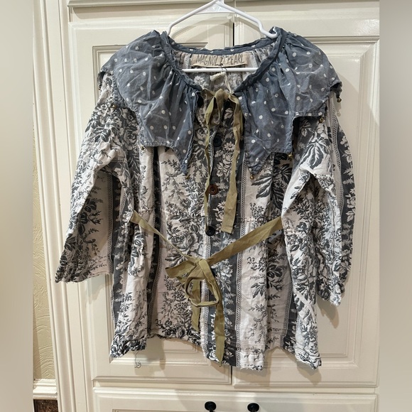 Magnolia Pearl Vesper Blouse - Picture 1 of 6